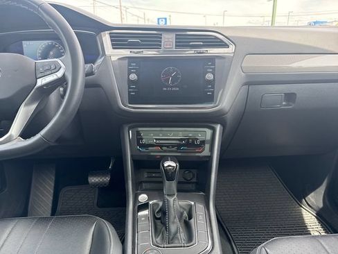 Used 2023 Volkswagen Tiguan SE w/ Panoramic Sunroof Package AWD/4WD image 19