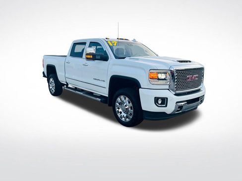 Used 2017 GMC Sierra 2500 Denali w/ Duramax Plus Package image 11