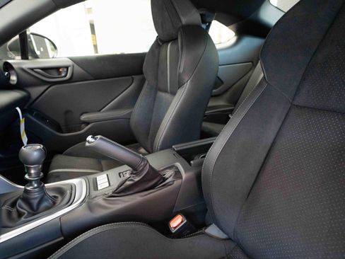 New 2025 Toyota GR86 Premium w/ GR Wheel Package (TMS image 10