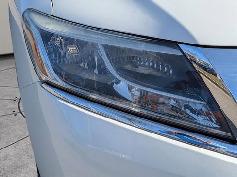 Used 2015 Nissan Pathfinder SV image 9