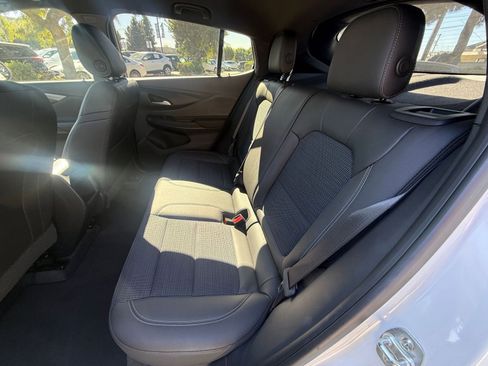 Used 2025 Buick Envista Preferred image 22