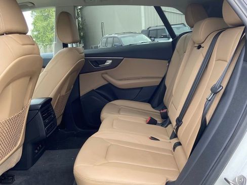 Used 2019 Audi Q8 Premium w/ Convenience Package AWD/4WD image 12
