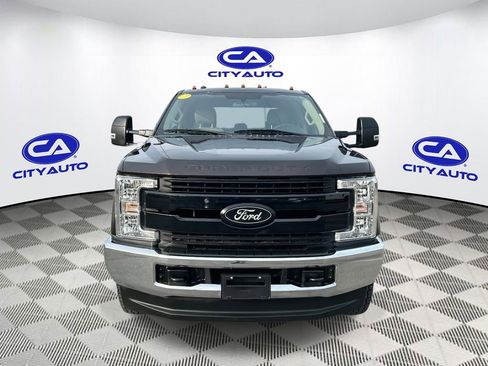 Used 2018 Ford F350 XLT image 10