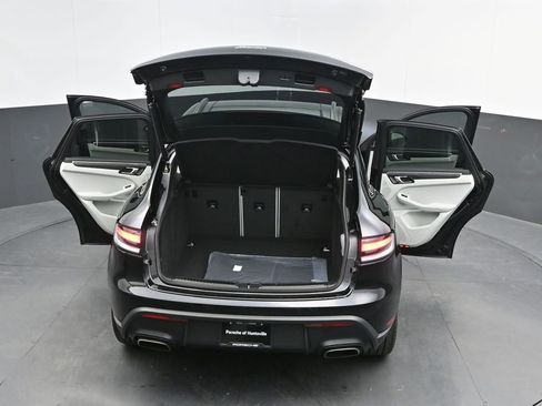 New 2026 Porsche Macan AWD/4WD image 39