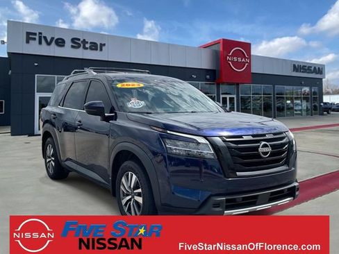 Used 2023 Nissan Pathfinder SL w/ Black Appearance Package FWD image 1
