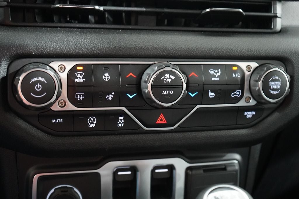Certified 2025 Jeep Wrangler Sport AWD/4WD image 17