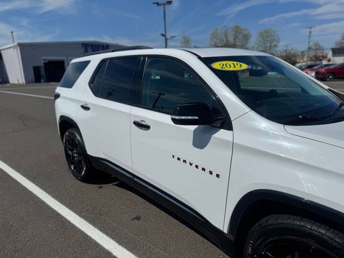 Used 2019 Chevrolet Traverse Premier w/ Redline Edition AWD/4WD image 11