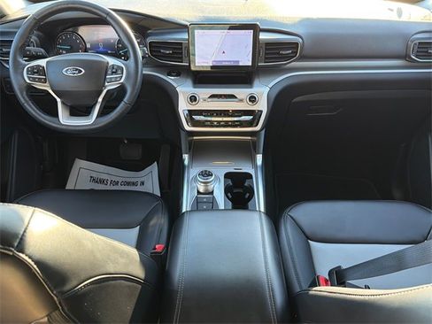 Used 2022 Ford Explorer XLT w/ Equipment Group 202A image 11
