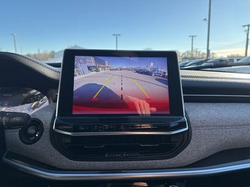 Used 2023 Jeep Compass Latitude w/ Convenience Group image 14