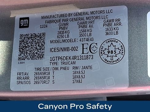 Used 2024 GMC Canyon AT4 image 32