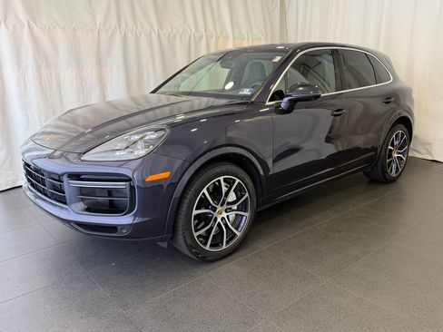 Certified 2019 Porsche Cayenne Turbo AWD/4WD image 1