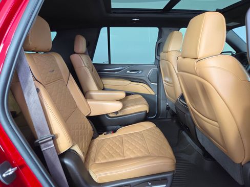 Used 2021 Cadillac Escalade Sport w/ Driver Assist Tech Package AWD/4WD image 31