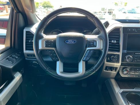 Used 2020 Ford F250 Lariat w/ Lariat Value Package AWD/4WD image 12