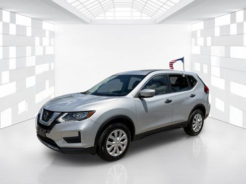 Used 2020 Nissan Rogue S AWD/4WD image 2