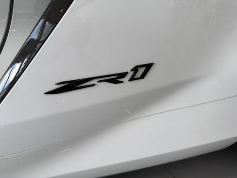Used 2025 Chevrolet Corvette ZR1 w/ ZR1 Carbon Fiber Aero Package RWD image 10