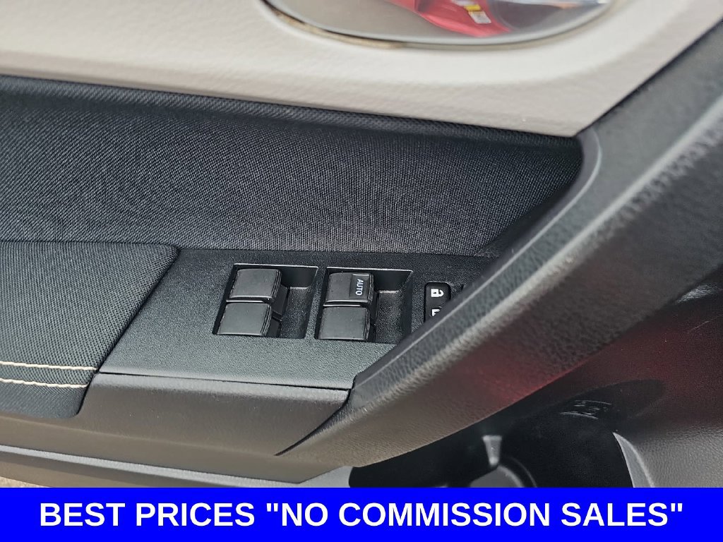 Used 2016 Toyota Corolla LE FWD image 26