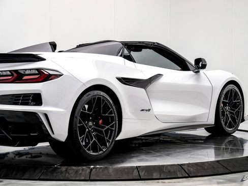 Used 2026 Chevrolet Corvette ZR1 w/ Stealth Interior Trim Package RWD image 25