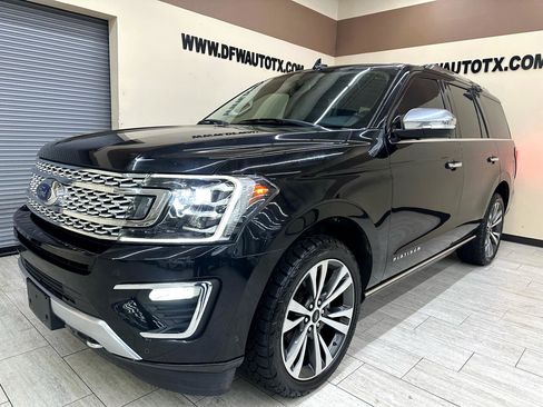Used 2020 Ford Expedition Platinum image 2