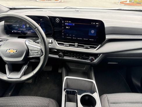 Used 2025 Chevrolet Equinox LT AWD/4WD image 17