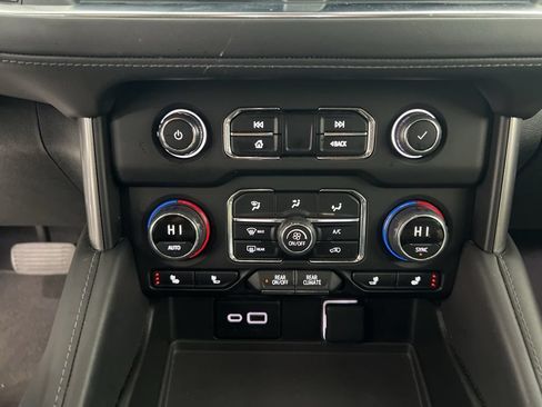 Used 2024 Chevrolet Tahoe LT AWD/4WD image 17