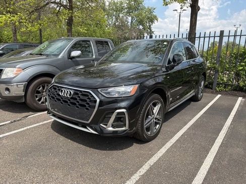 Used 2021 Audi Q5 e Premium Plus w/ Premium Plus Package AWD/4WD image 1