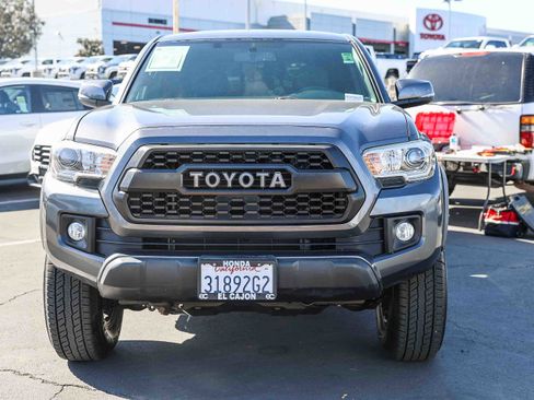 Used 2017 Toyota Tacoma TRD Off-Road image 16
