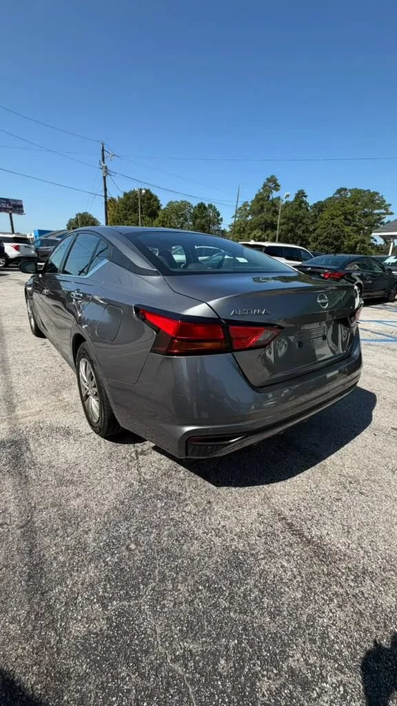 Used 2023 Nissan Altima 2.5 S FWD image 5
