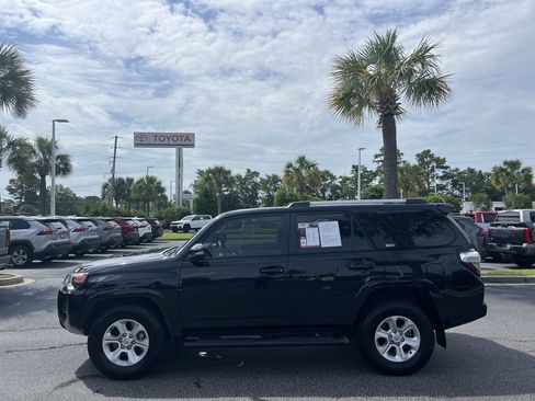 Used 2024 Toyota 4Runner SR5 Premium w/ Moonroof Package RWD image 7