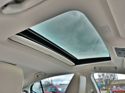 Used 2019 Lexus ES 300h w/ Accessory Package 2 image 15