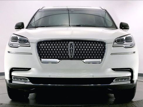 Used 2023 Lincoln Aviator Reserve w/ Equipment Group 201A image 2