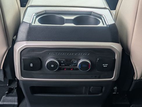 Certified 2024 Ford Expedition Limited image 23