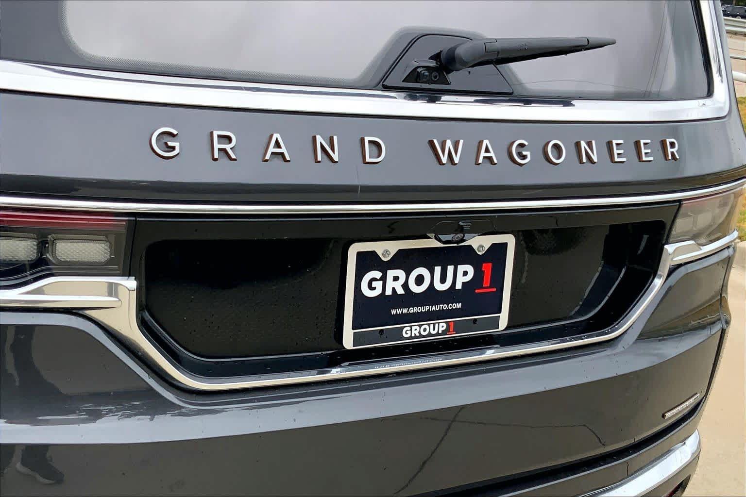 Used 2022 Jeep Grand Wagoneer Series III AWD/4WD image 30