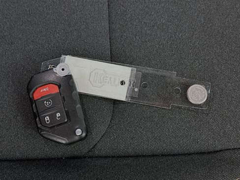 Used 2025 Jeep Wrangler Sahara image 31