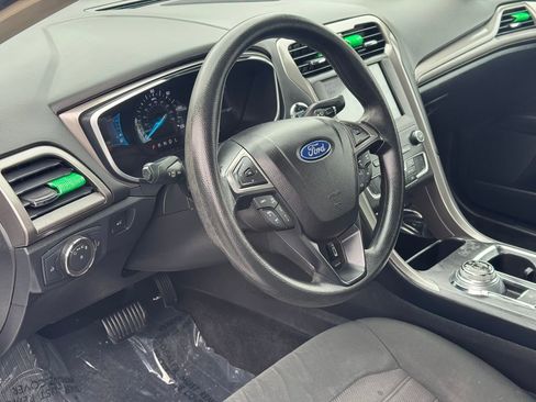 Used 2020 Ford Fusion SE FWD image 24