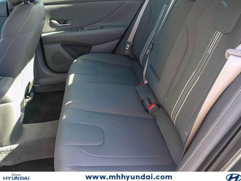 New 2026 Hyundai Elantra SEL Sport FWD image 20