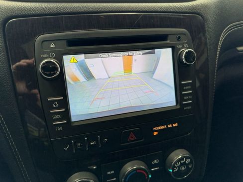 Used 2015 Chevrolet Traverse LT w/ Style and Technology Package image 26