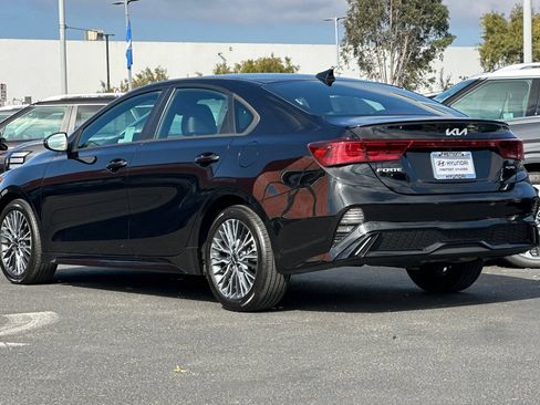 Used 2023 Kia Forte GT-Line w/ GT-Line Technology Package FWD image 4