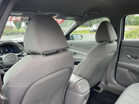 Used 2025 Hyundai Elantra Sport FWD image 25
