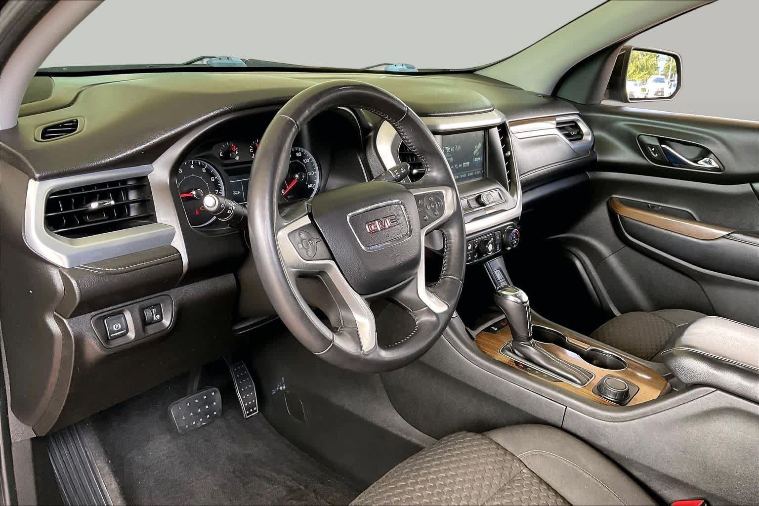 Used 2017 GMC Acadia SLE FWD image 15