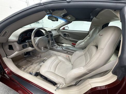 Used 2003 Chevrolet Corvette Coupe w/ Preferred Equipment Group RWD image 11