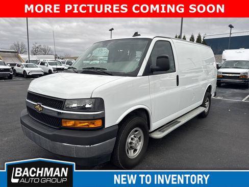 Used 2024 Chevrolet Express 2500 w/ Driver Convenience Package image 9