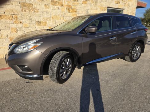 Used 2016 Nissan Murano S w/ Navigation Package image 2