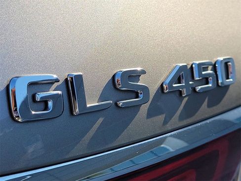 Used 2022 Mercedes-Benz GLS 450 4MATIC image 10