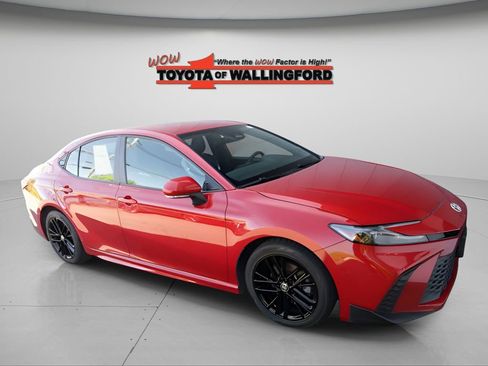Used 2025 Toyota Camry SE FWD image 14
