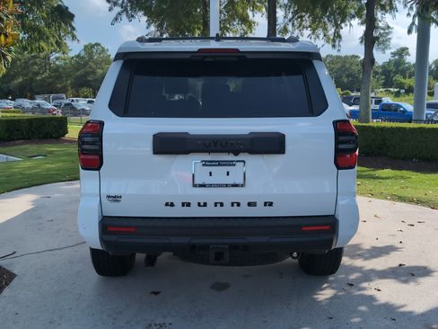 Certified 2026 Toyota 4Runner TRD Off-Road Premium AWD/4WD image 9