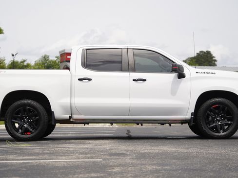 Used 2023 Chevrolet Silverado 1500 RST w/ Redline Edition AWD/4WD image 7