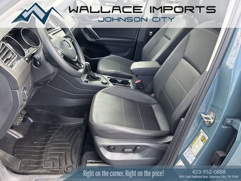Used 2020 Volkswagen Tiguan SE w/ Panoramic Sunroof Package AWD/4WD image 14