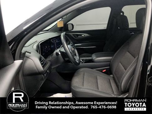 Used 2024 Chevrolet Traverse LT FWD image 11