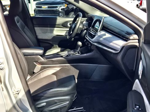 Used 2024 Jeep Compass Latitude image 6