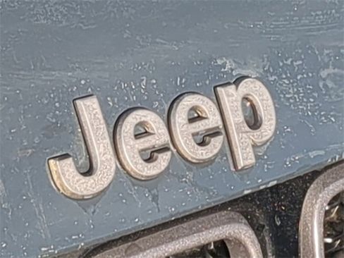 Used 2017 Jeep Compass Trailhawk w/ Navigation Group image 11